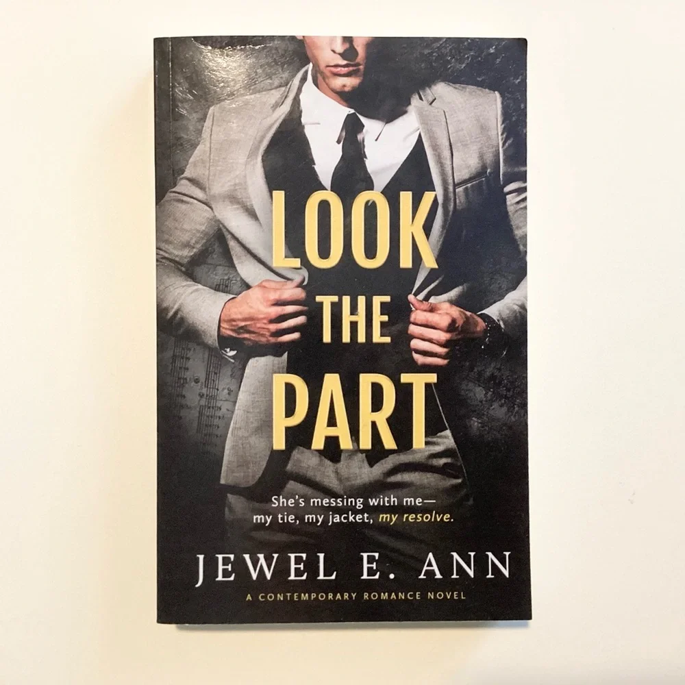 Look the Part by Jewel E. Ann Paperback Book - Picture 1 of 3